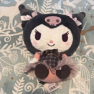 Kuromu 13in Plush in black dress